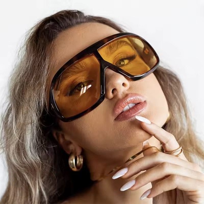 Cross Border Sunnies