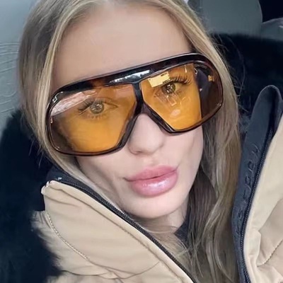 Cross Border Sunnies