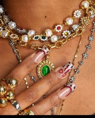 Daisy Pearl Necklace