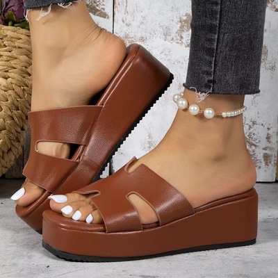 Cute Sandals (Brown Size 40)