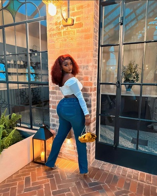@tasmaniaeva looking good in our Gabby Pearl Jeans 😍