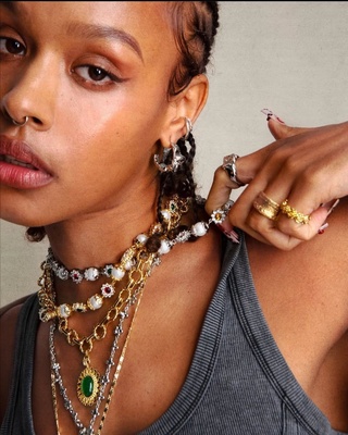 Daisy Pearl Necklace